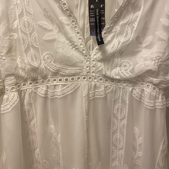 NWT White Sheer Lace Romper Cover Up - Picture 2 of 7